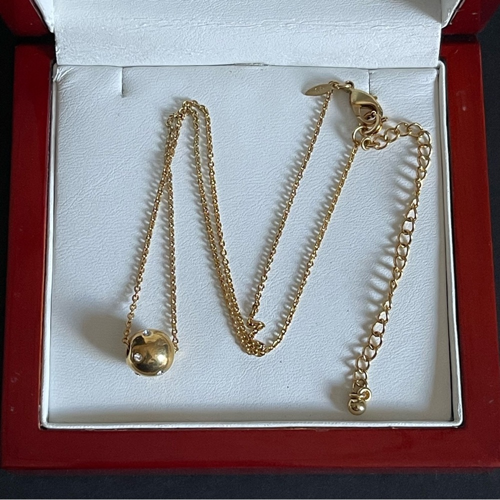 Avon gold tone ball with rhinestone Necklace. - Picture 1 of 6